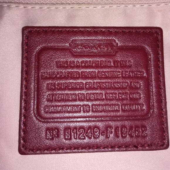 Coach 'gallery' signature embossed patent leather bag #f19462 - Picture 10 of 10